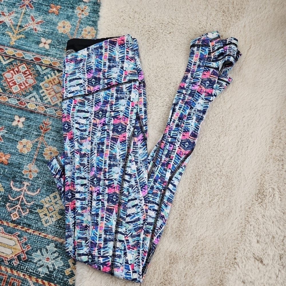Victoria’s Secret Sport Knockout Yoga Stirrup Legging Multicolor Printed Medium
